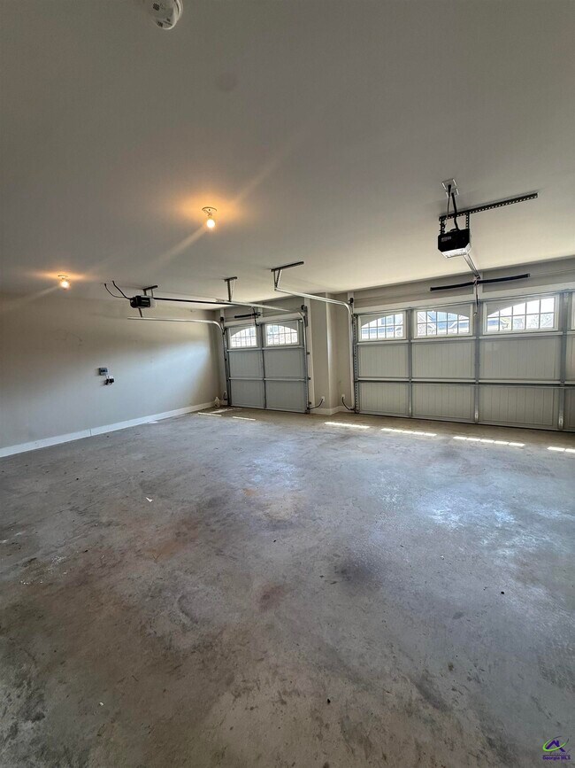 Building Photo - 221 Perth Ct