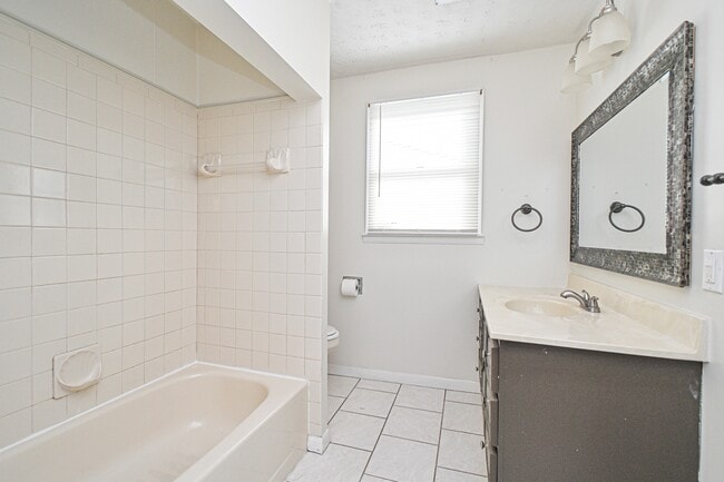 Building Photo - 4110 Eileen Dr