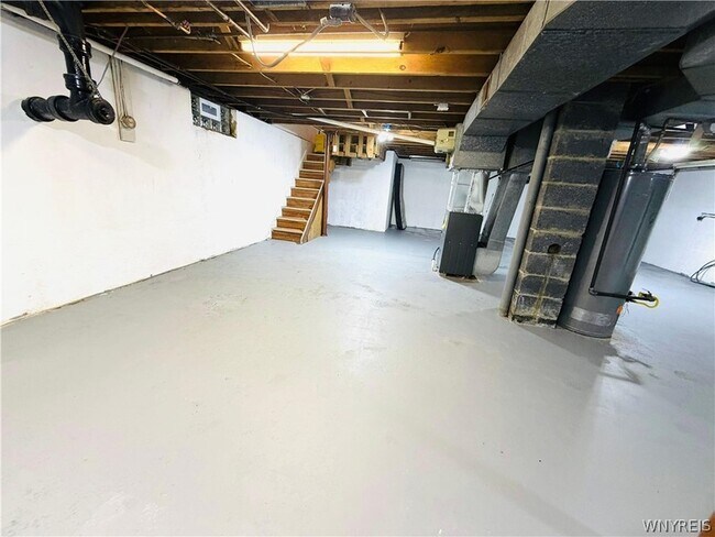 Building Photo - 2791 N Forest Rd