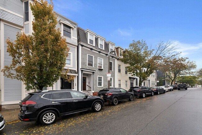 Building Photo - 296 W 3rd St