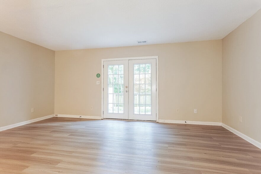 Building Photo - 904 Cedar Crest Dr