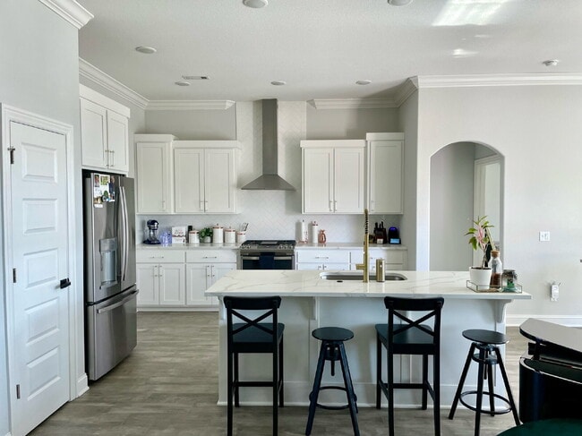 Building Photo - 2014 W Chandler Ave