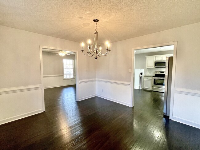 Building Photo - 239 Yorkshire Dr