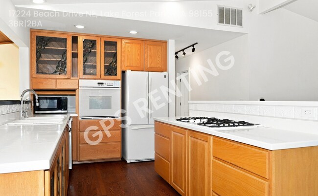 Building Photo - 17224 Beach Dr NE