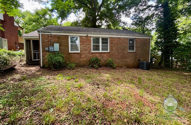 Building Photo - 206 Von Hollen Dr