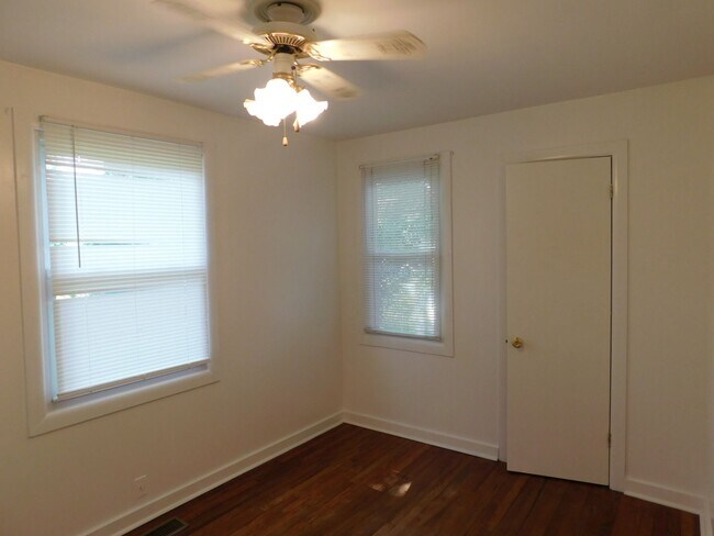 Building Photo - Single Family Home Just Minutes From MCAS Cherry Point!