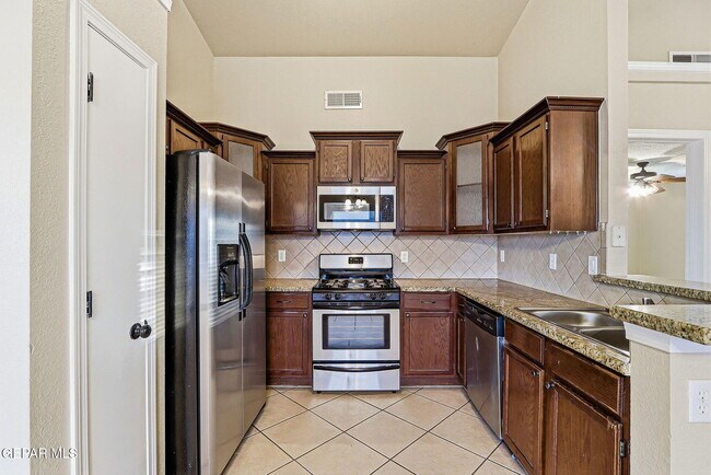 Building Photo - 732 Desert Sage Dr