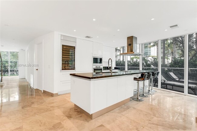 Building Photo - 2950 NE 188th St