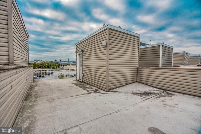 Building Photo - 1320 Race St