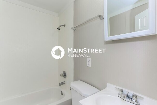 Building Photo - 3 Bedroom Pet-Friendly Home in St Petersburg, FL with Main Street Renewal