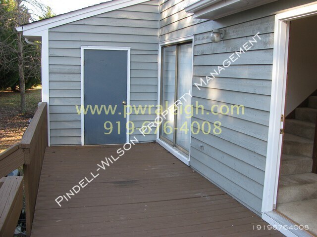Building Photo - Top of the Pines Spacious Townhome