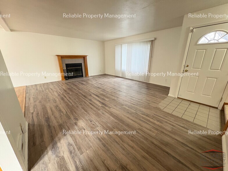 Building Photo - 1322 Walstrom Ln