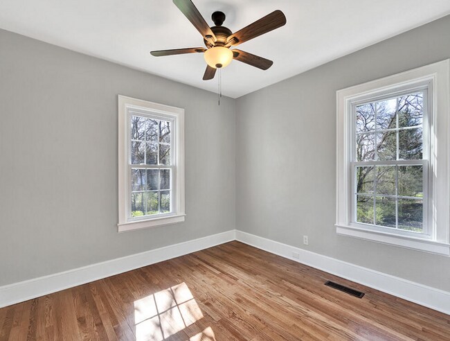 Building Photo - Charming 2 Bedroom Home with Fenced Yard in North Chattanooga!