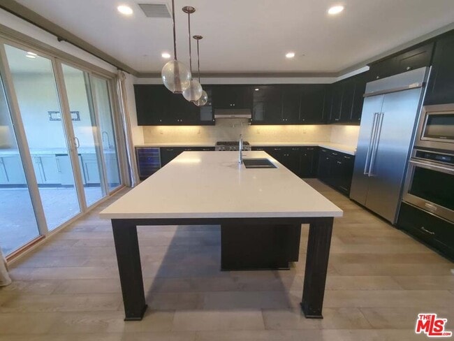 Building Photo - 16243 Cameo Ct