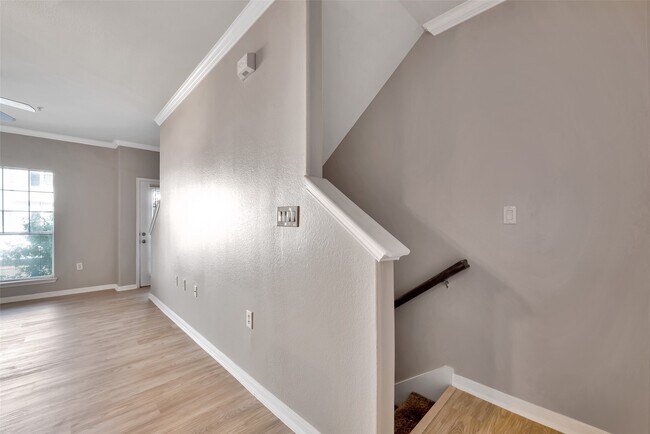 Building Photo - 9200 Westheimer Rd