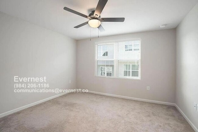 Building Photo - 3003 Soft Breeze Dr