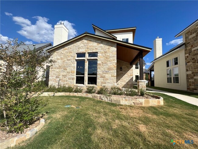 Primary Photo - 1704 Gruene Vineyard Crossing