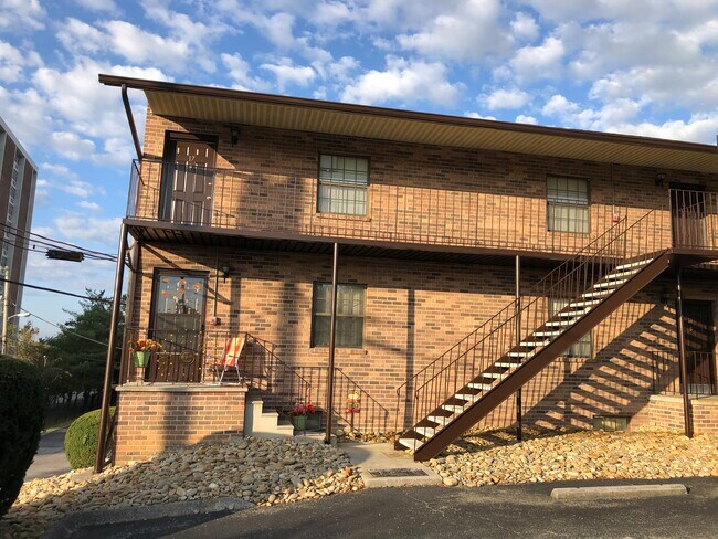 Building Photo - Whittle Springs
