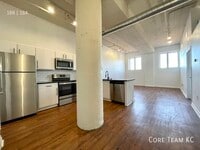 Building Photo - 320 W 7th St