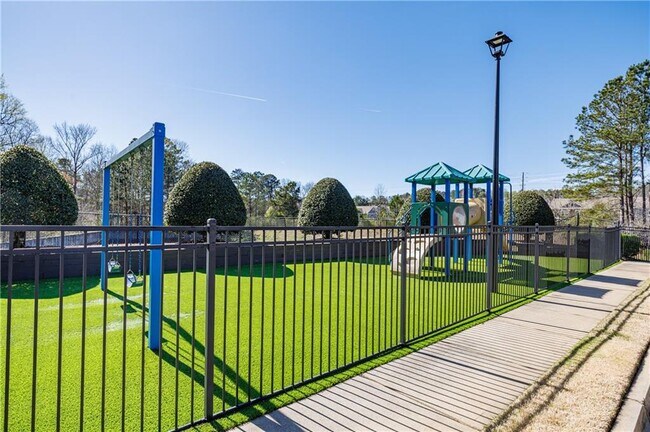 Building Photo - 8445 Village School Dr