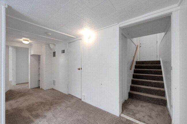 Building Photo - Spacious 4BR House in Greeley