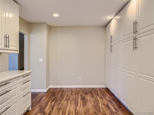 Building Photo - 1383 Briar Cir