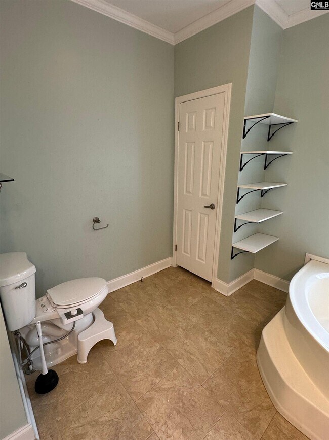 Building Photo - 121 Summerfield Dr