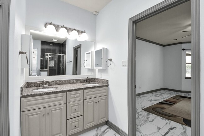 Building Photo - 4410 Lodge Vine Ct