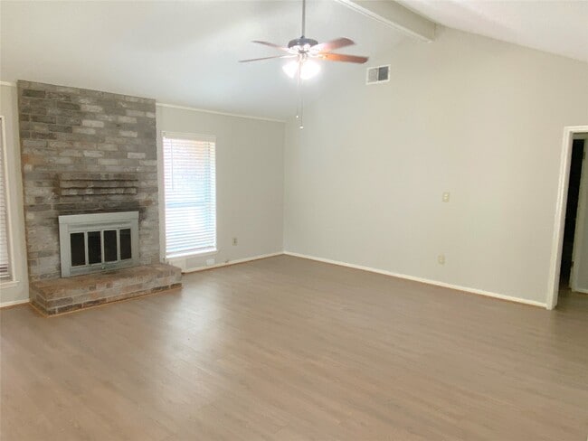 Building Photo - 22303 N Fork Dr