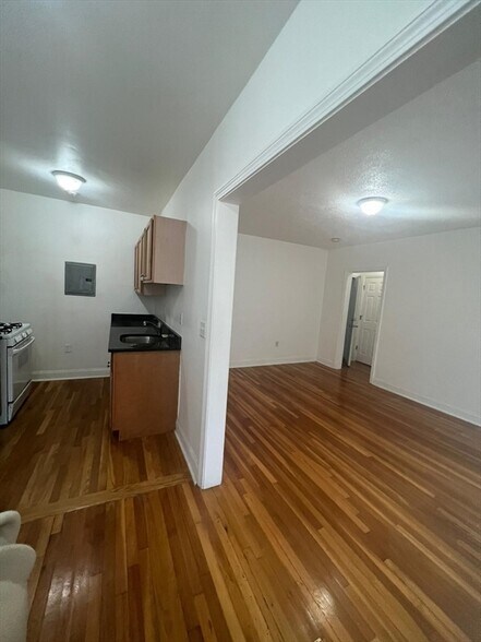 Building Photo - 20 Yeamans St