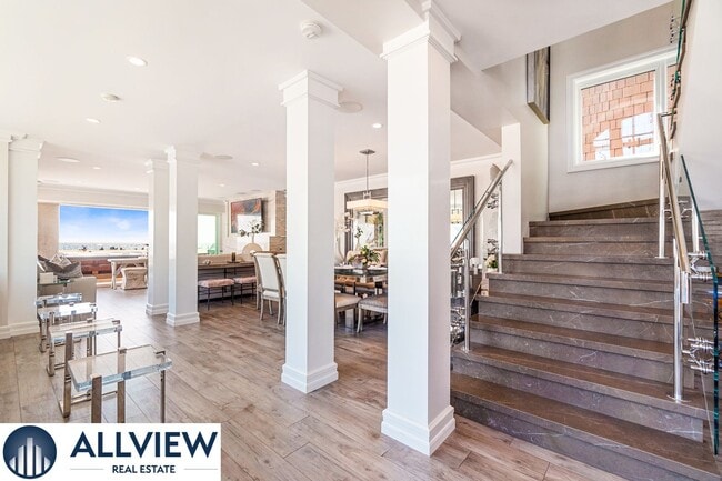 Building Photo - Stunning Beach House located on Newport Beach Boardwalk- 30+ Day Rental!