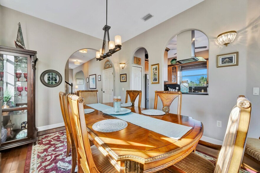 Building Photo - 28 Michiana Dr