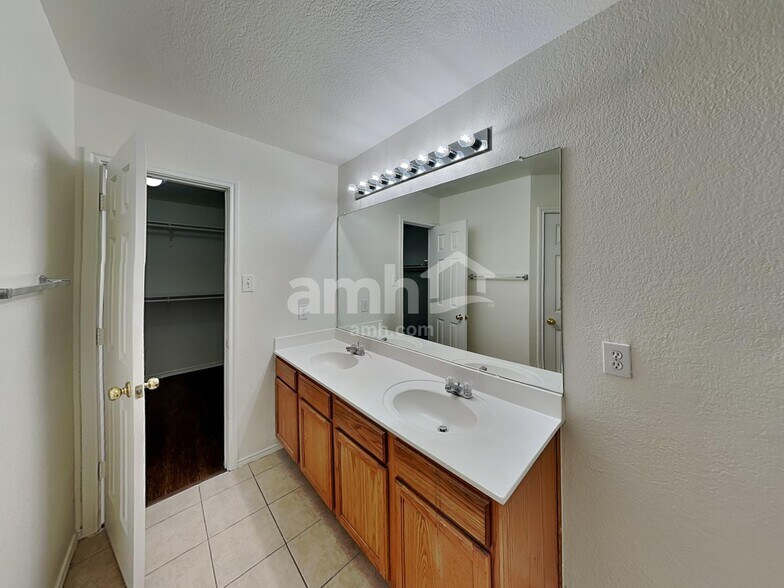 Building Photo - 7110 Chambers Creek Ln