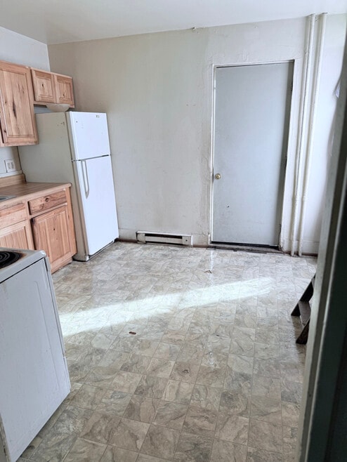 Building Photo - 304 11th St