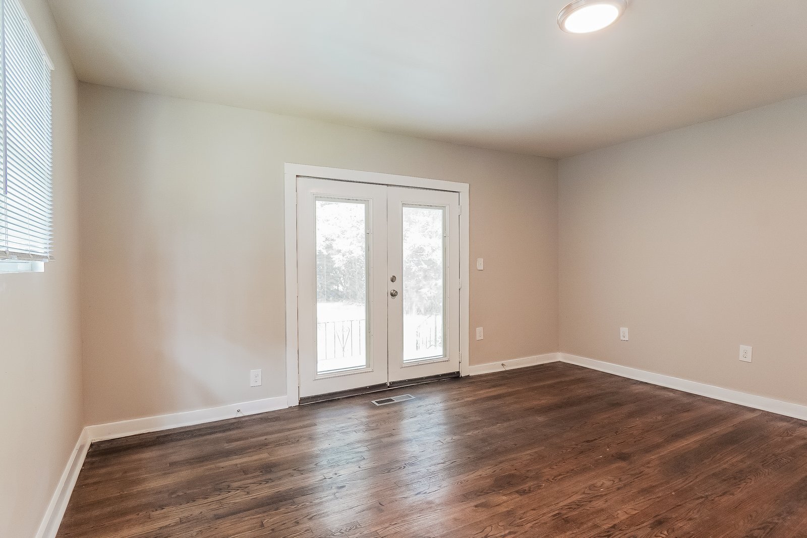 Building Photo - 7020 1st Ave S