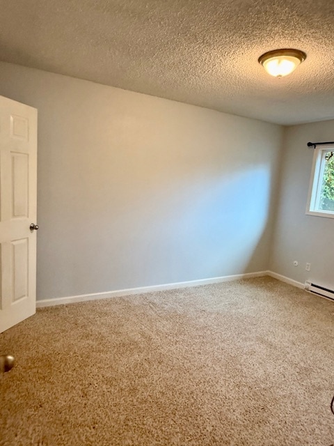 Building Photo - 1412 SW Custer Dr