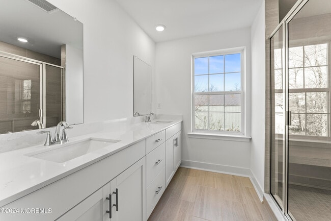 Building Photo - 306 Pilot St