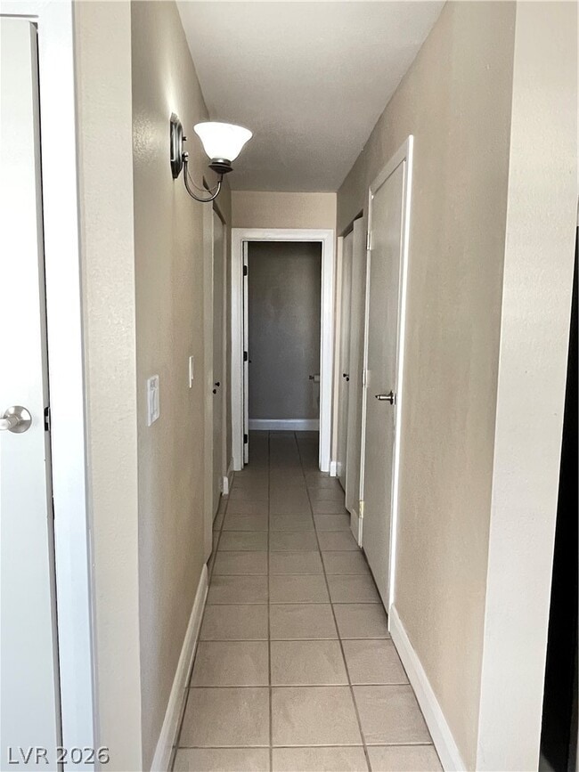 Building Photo - 7512 Pacific Ridge Ave