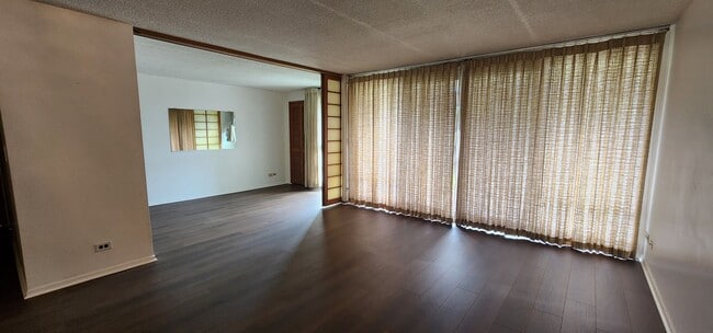 Building Photo - 1350 Ala Moana Blvd