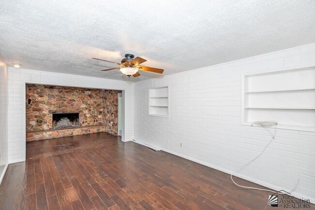 Building Photo - 1281 W 18th St