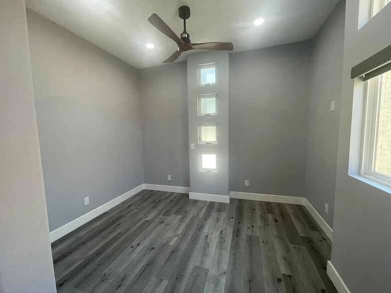 Building Photo - 6218 Cowles Mountain Blvd