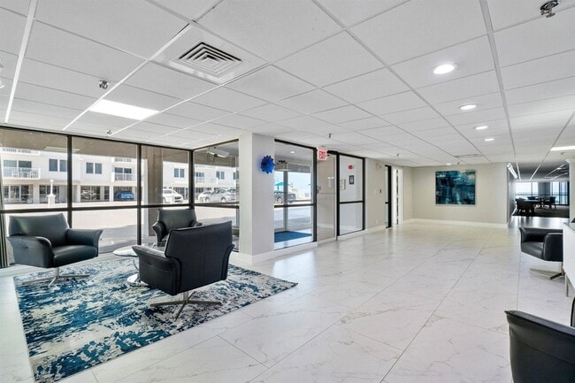 Building Photo - 3215 S Ocean Blvd