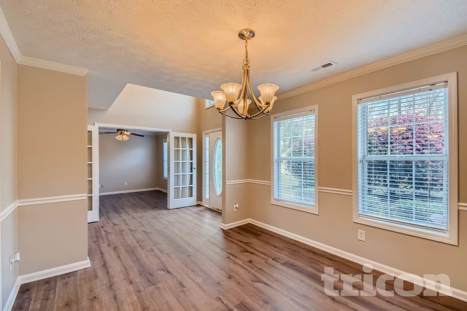 Building Photo - 407 Emerald Trce