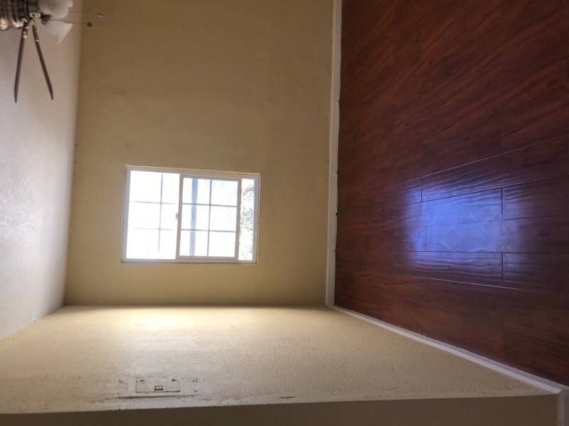 Building Photo - 6505 S Vermont Ave