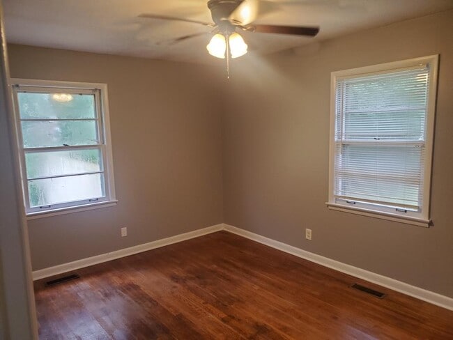 Building Photo - 2119 Gilbreath Rd NW