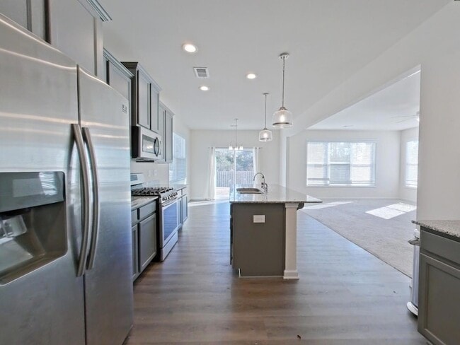 Building Photo - 518 Count Fleet Ct