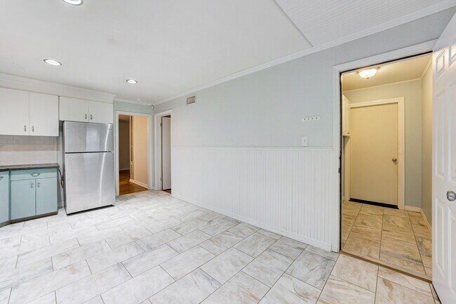 Building Photo - 4121 NW 20th St