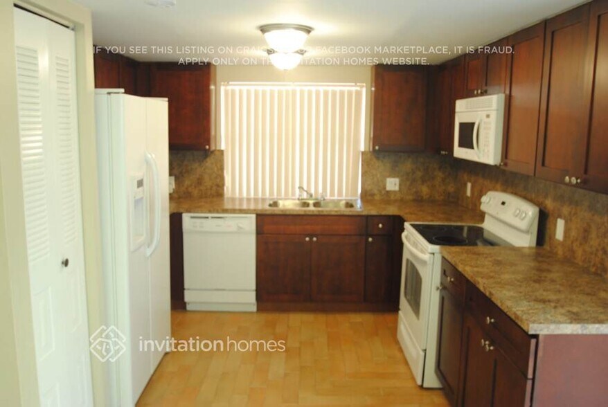 Building Photo - 15542 SW 48th St