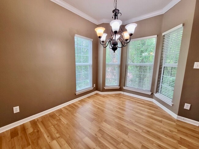 Building Photo - Two bedroom condo with garage - James Island