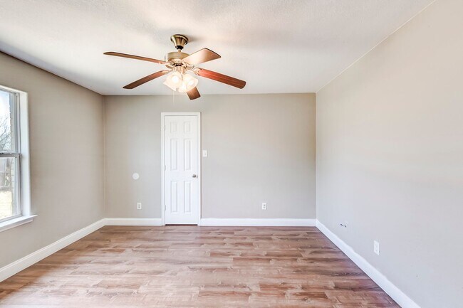 Building Photo - 2930 Saulsbury Dr